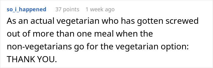 Flight Attendant Maliciously Complies With Fake Vegetarian’s Order, Makes Him Regret His Lies