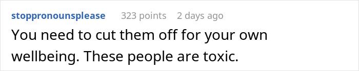 Bride Sobs After “Degrading” Pictures Get Shown At Wedding, Walks Out After Mom’s Speech Bride Sobs After “Degrading” Pictures Get Shown At Wedding, Walks Out After Mom’s Speech