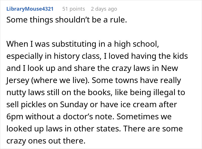Boss Tells Employees To Follow Outdated Rule Book, Begs Them To Stop After 3 Days Boss Tells Employees To Follow Outdated Rule Book, Begs Them To Stop After 3 Days
