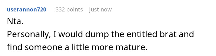 Man Cuts A Date Short After Realizing His GF Kept “Forgetting” Her Jacket On Purpose Man Cuts A Date Short After Realizing His GF Kept “Forgetting” Her Jacket On Purpose