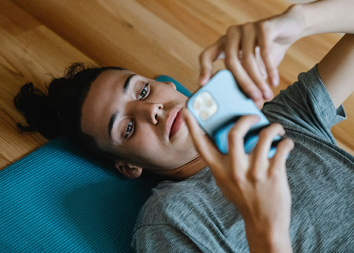 50 Things That Men Do That They Think Are Fine When In Reality They're Super Creepy