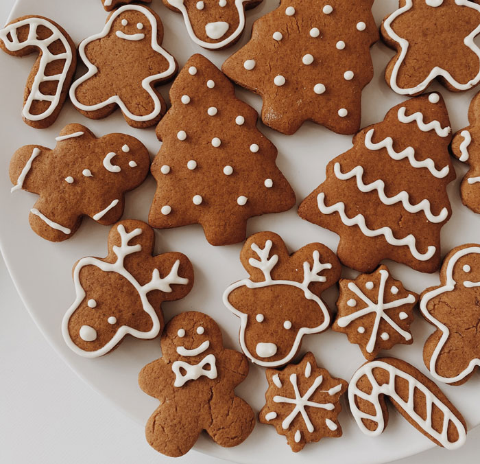 Gingerbread cookies on the white plate 