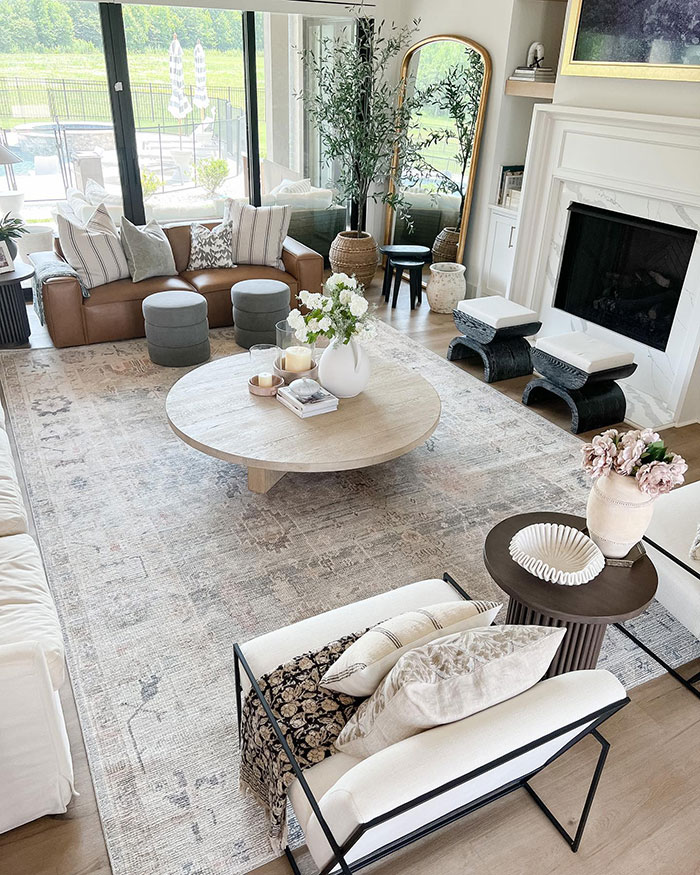 Modern living room with standout carpet 