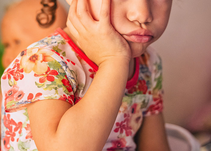 Woman Bursts Into Tears After Husband Demands She Delete All Her Mommy Influencer Content Woman Bursts Into Tears After Husband Demands She Delete All Her Mommy Influencer Content