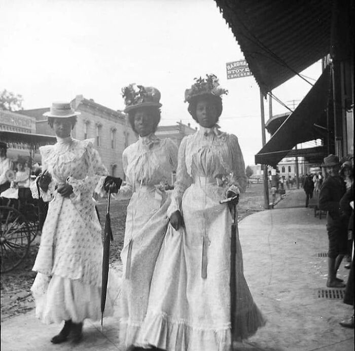 Three Women In Marshall, Texas, 1899