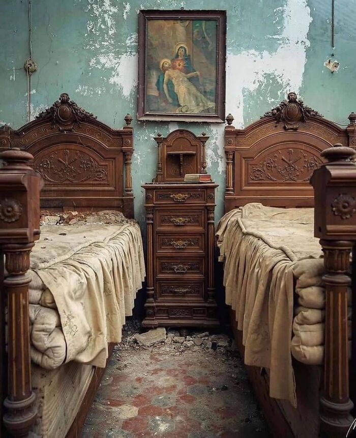 The Room Of An Old Abandoned House In Italy