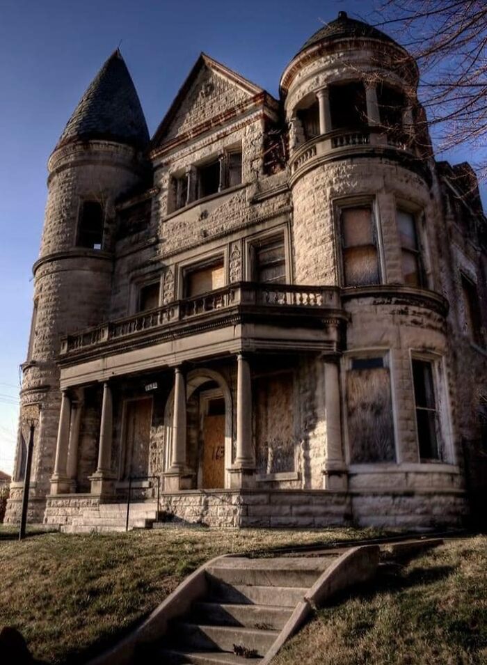 Abandoned Beauty, Louisville, Kentucky