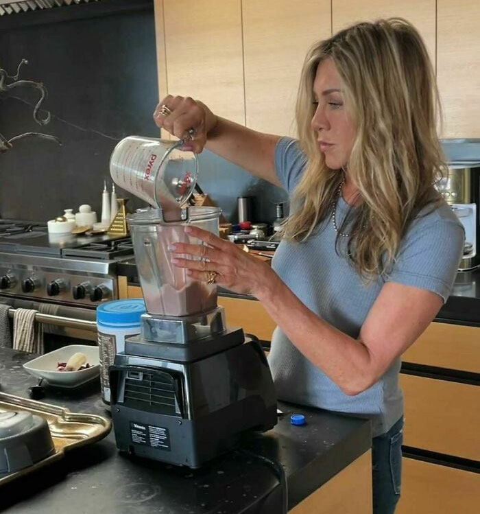 54-Year-Old Jennifer Aniston Shares Four Simple Tips And Tricks To Staying Size Two 54-Year-Old Jennifer Aniston Shares Four Simple Tips And Tricks To Staying Size Two