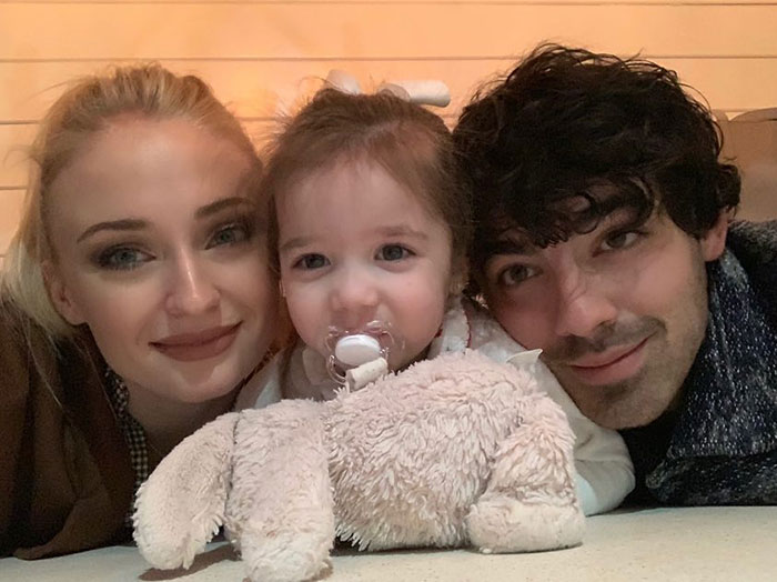 Joe Jonas Files Divorce Papers, Describes Marriage With Sophie Turner As "Irretrievably Broken" Joe Jonas Files Divorce Papers, Describes Marriage With Sophie Turner As "Irretrievably Broken"