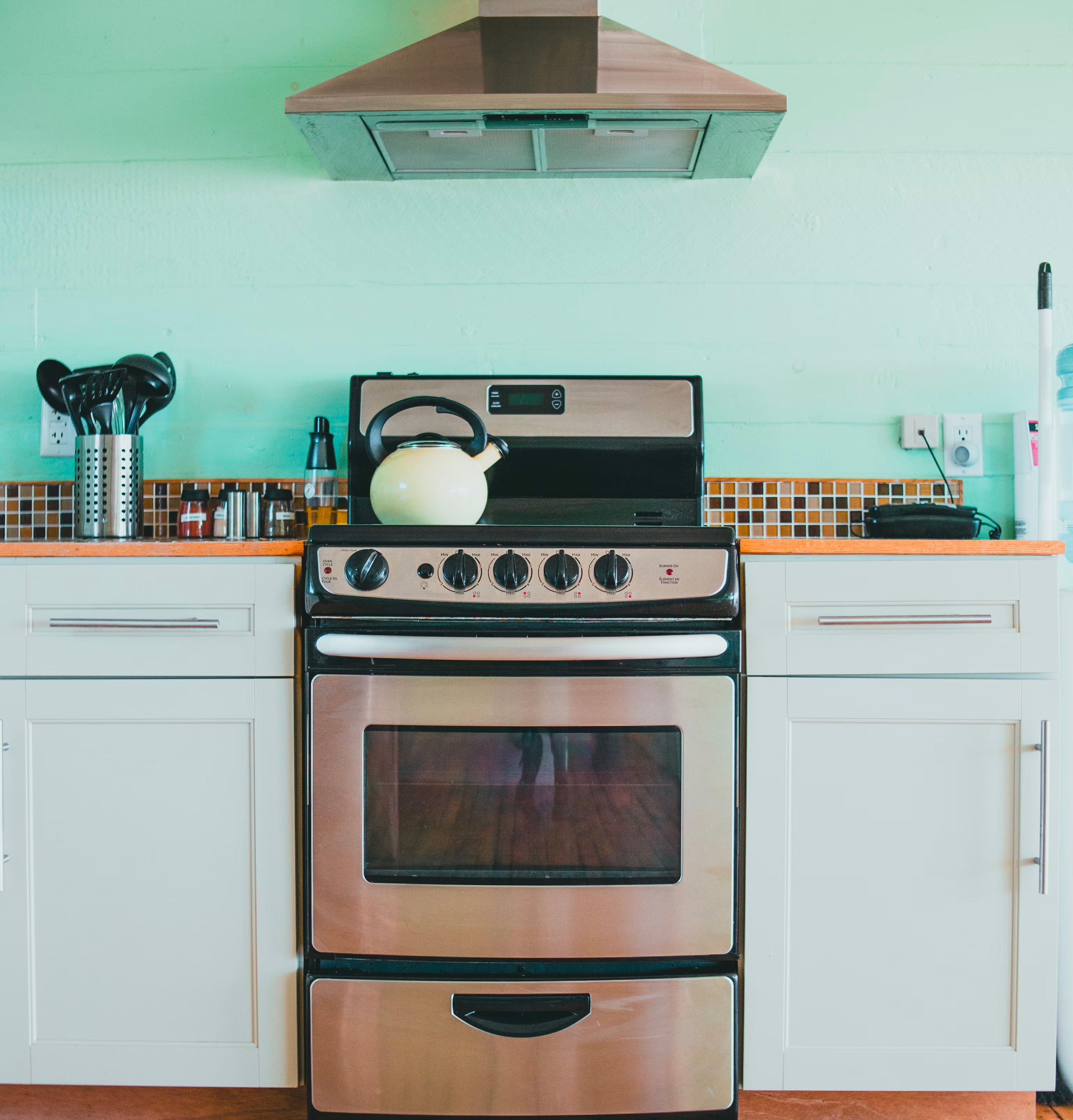 30 Stunning Kitchen Backsplash Ideas We Can’t Get Enough Of
