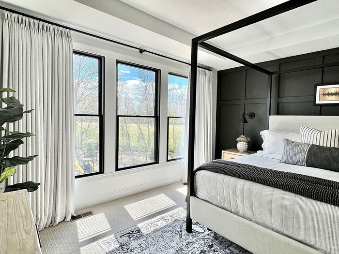 Spaciuos cozy and bright bedroom