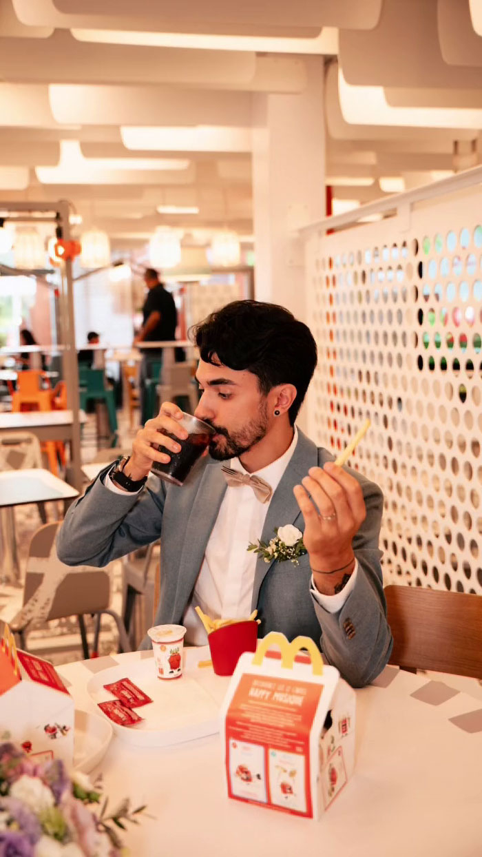 Couple Goes With Unorthodox Decision Of Catering McDonald’s, It Ends Up Being A Hit Couple Goes With Unorthodox Decision Of Catering McDonald’s, It Ends Up Being A Hit