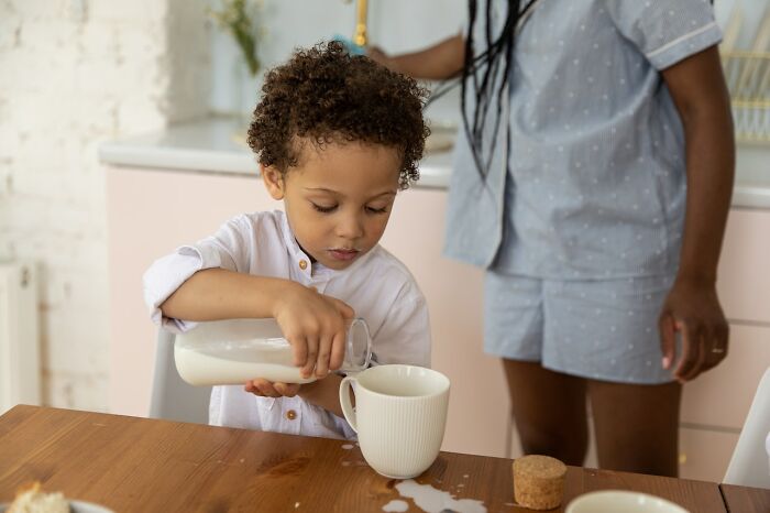 Parenting Things That Might Sound Good, But Are Actually Toxic Parenting (30 Answers)