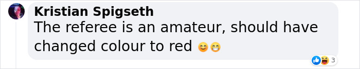 Referee Left Speechless After Player Brilliantly Declined Yellow Card Referee Left Speechless After Player Brilliantly Declined Yellow Card