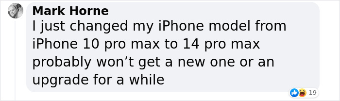 Man Works Out How Much Money You Could've Made Buying Apple Shares Instead Of New iPhones Man Works Out How Much Money You Could've Made Buying Apple Shares Instead Of New iPhones