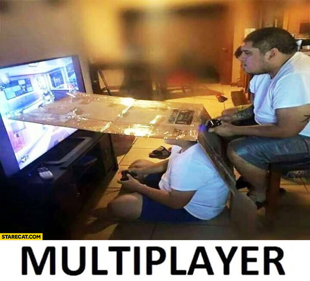 playing-multiplayer-on-one-screen-creative-split-screen-using-cardboard.jpg