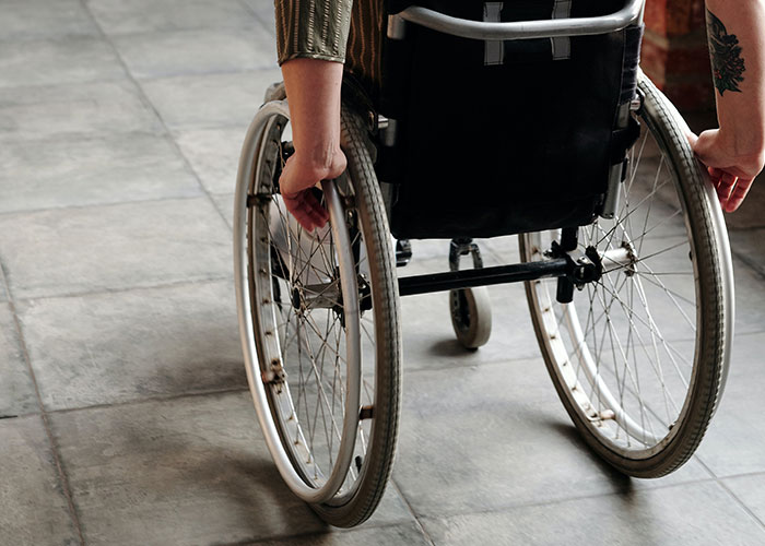 Woman Refuses To Repeat Trip With Disabled Friend, Gets Called An "Ableist" Woman Refuses To Repeat Trip With Disabled Friend, Gets Called An "Ableist"