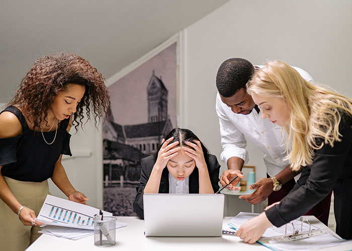 Boss Tells Employees To Follow Outdated Rule Book, Begs Them To Stop After 3 Days Boss Tells Employees To Follow Outdated Rule Book, Begs Them To Stop After 3 Days