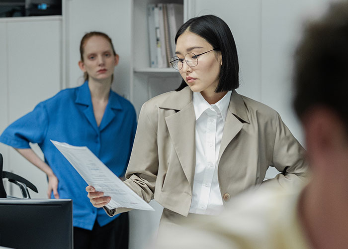 Boss Tells Employees To Follow Outdated Rule Book, Begs Them To Stop After 3 Days Boss Tells Employees To Follow Outdated Rule Book, Begs Them To Stop After 3 Days