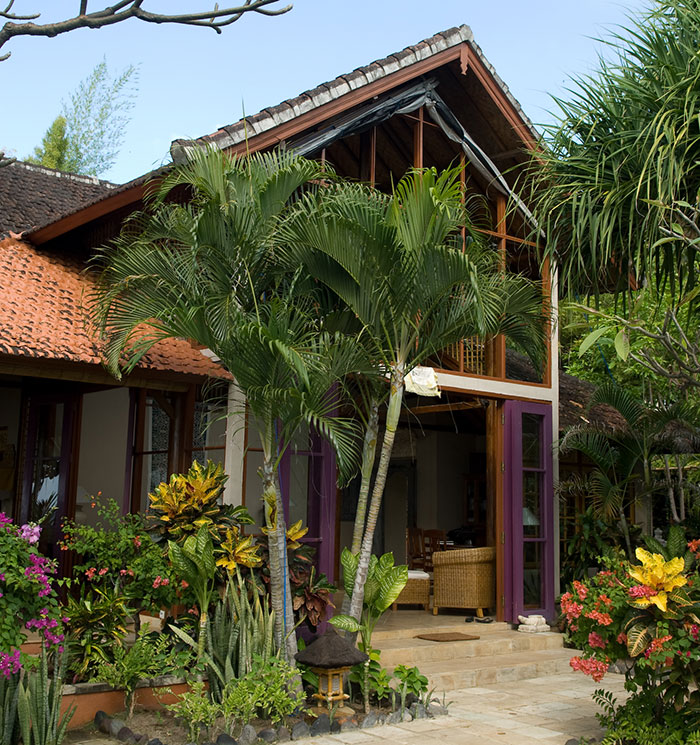 “Am I The Jerk For Selling Our House Without Informing My Wife?” “Am I The Jerk For Selling Our House Without Informing My Wife?”