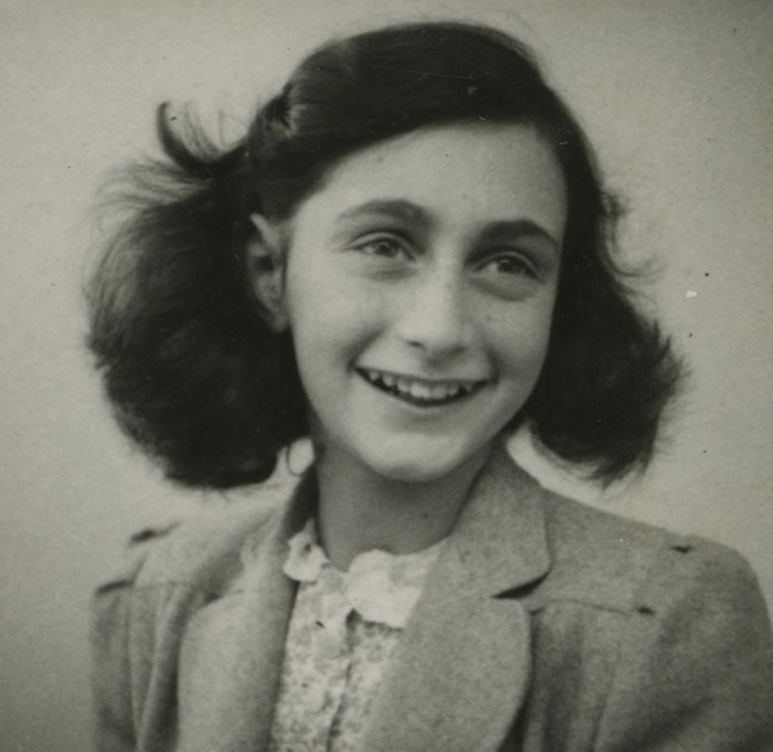 Mom Shocked By 8th Grade Teacher Reading Anne Frank’s Diary To Her Kid, Gets Teacher Fired Mom Shocked By 8th Grade Teacher Reading Anne Frank’s Diary To Her Kid, Gets Teacher Fired