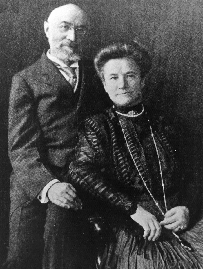 Ida and Isidor Straus next to each other