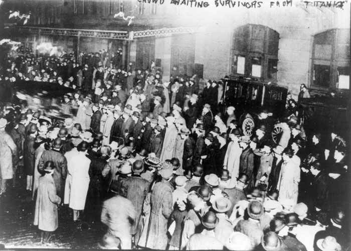 Crowd awaiting survivors from the Titanic in 1912 April 18