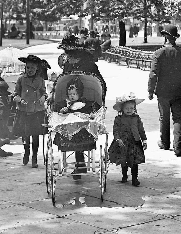 Here Is A Woman With Three Young Girls, Out For A Stroll, In Manhattan's Madison Square Park In 1905