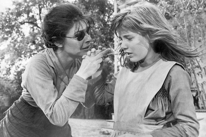 1962 - Anne Bancroft And Pattyduke In A Still From "The Miracle Worker"