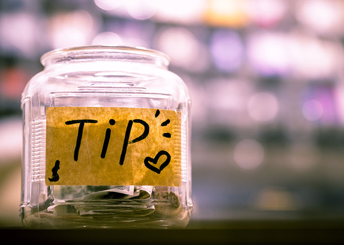 40 Non-Money Tips That Left A Lasting Impression On These Workers