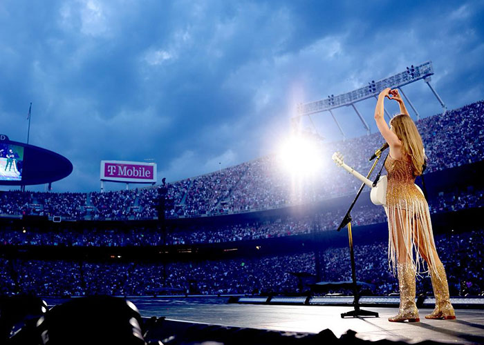 "Blew Up On Me About How I Don't Support Her": Wife's Obsession With Taylor Swift Goes Too Far "Blew Up On Me About How I Don't Support Her": Wife's Obsession With Taylor Swift Goes Too Far