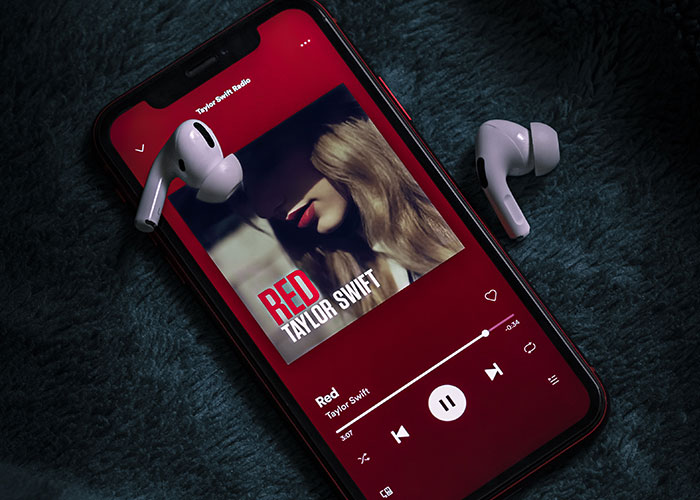 "Blew Up On Me About How I Don't Support Her": Wife's Obsession With Taylor Swift Goes Too Far "Blew Up On Me About How I Don't Support Her": Wife's Obsession With Taylor Swift Goes Too Far