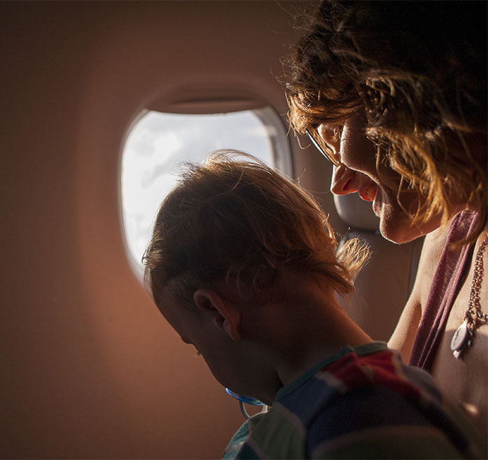 “It Stunk Like Hell”: Toddler Keeps Throwing Fits And Making Messes, Passenger Has Had Enough “It Stunk Like Hell”: Toddler Keeps Throwing Fits And Making Messes, Passenger Has Had Enough