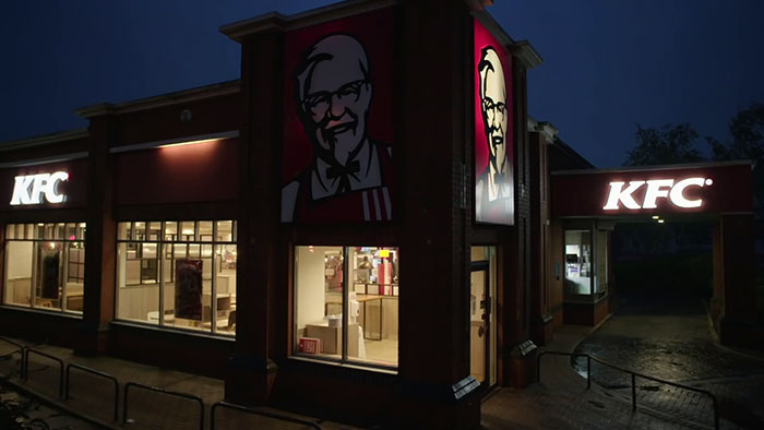 Fried Chicken Fans Disgusted After KFC Employee Reveals How They Make Their Iconic Gravy