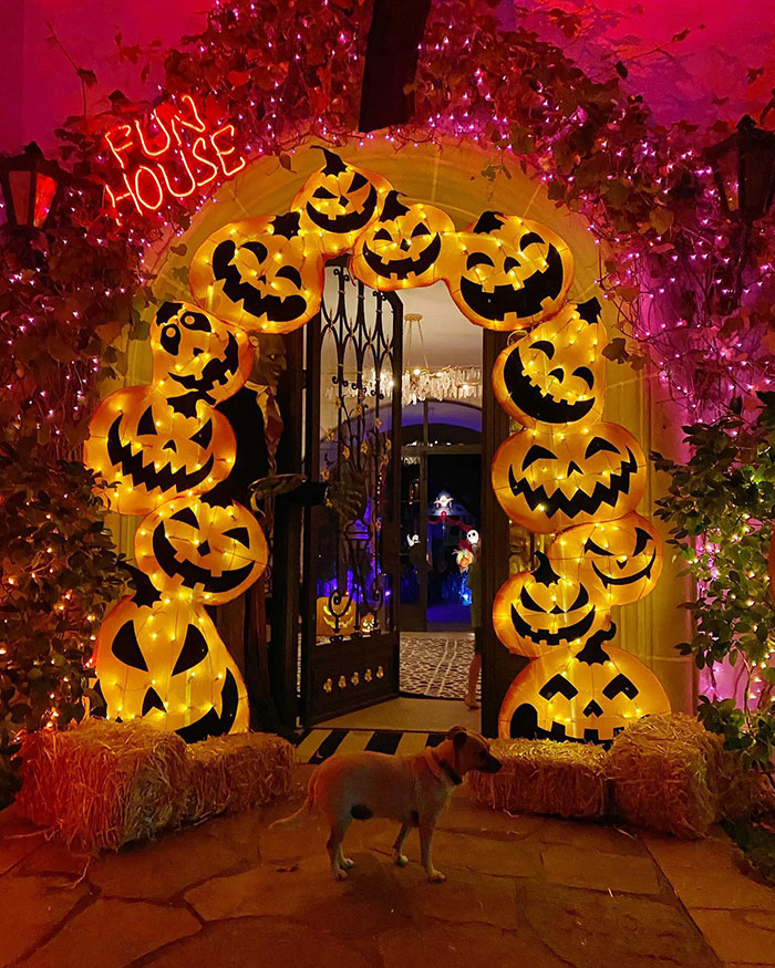 "We Don't Play Around": Christina Aguilera Says Halloween Is Her Favorite Time Of The Year "We Don't Play Around": Christina Aguilera Says Halloween Is Her Favorite Time Of The Year