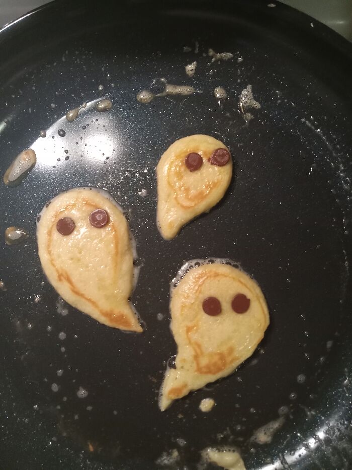 Tiny Ghost Pancake Family