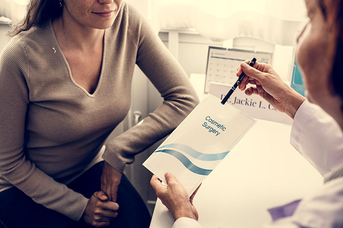 Mom Expects Daughter To Pay For Her Plastic Surgery, Tries Gaslighting Her After Being Told 'No' Mom Expects Daughter To Pay For Her Plastic Surgery, Tries Gaslighting Her After Being Told 'No'