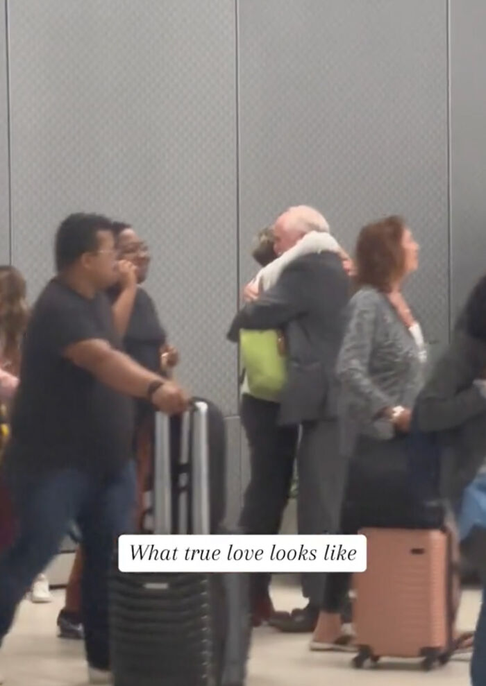 Heartwarming Story Of High School Sweethearts Reunited At The Airport After Sixty Years Apart