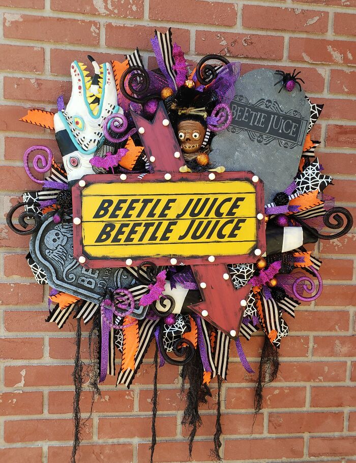 I Make Custom Wreaths For Any Holiday; Here Are The Beetlejuice And Ghostbusters Ones That I Made For Halloween I Make Custom Wreaths For Any Holiday; Here Are The Beetlejuice And Ghostbusters Ones That I Made For Halloween