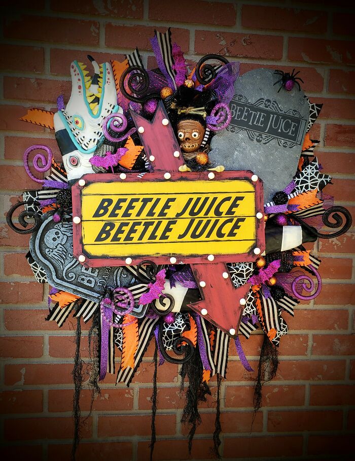 I Make Custom Wreaths For Any Holiday; Here Are The Beetlejuice And Ghostbusters Ones That I Made For Halloween I Make Custom Wreaths For Any Holiday; Here Are The Beetlejuice And Ghostbusters Ones That I Made For Halloween