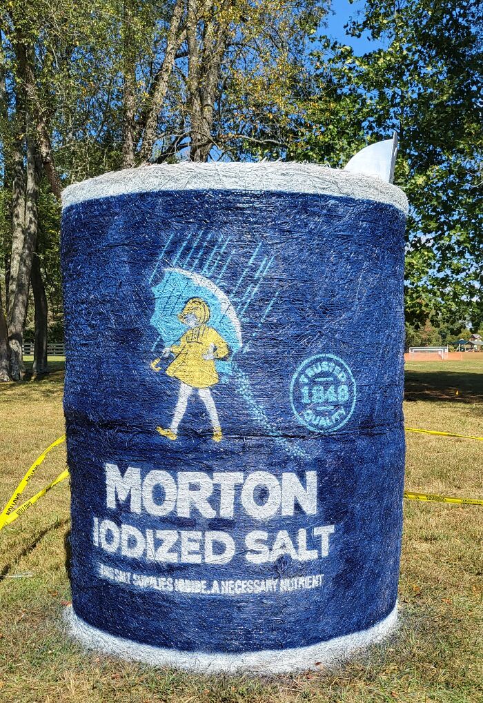 Giant hay bale of a Morton salt container