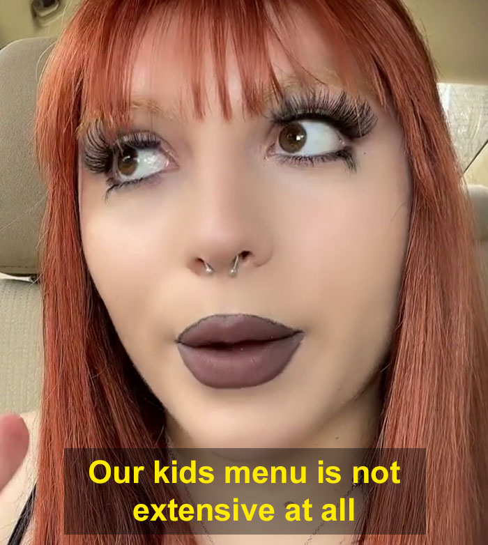 Waitress Thinks Mom Is Joking About The Kids’ Menu, Things Shift When She Asks For The Manager Waitress Thinks Mom Is Joking About The Kids’ Menu, Things Shift When She Asks For The Manager