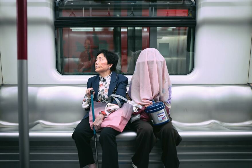 Street Photography With A Twist: 31 New Clever Photos By Edas Wong