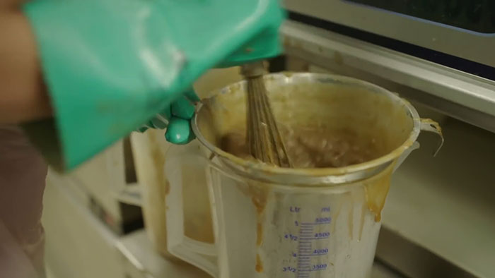 Fried Chicken Fans Disgusted After KFC Employee Reveals How They Make Their Iconic Gravy Fried Chicken Fans Disgusted After KFC Employee Reveals How They Make Their Iconic Gravy