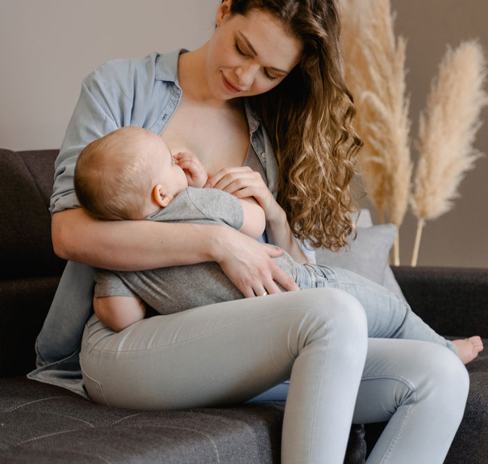 Mom Horrified After Catching Day Care Provider Breastfeeding Her Baby Mom Horrified After Catching Day Care Provider Breastfeeding Her Baby
