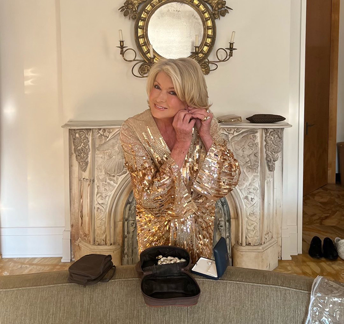 “I’ve Dressed The Same Since I Was 17”: Martha Stewart Slams ‘Age-Appropriate’ Fashion Rules “I’ve Dressed The Same Since I Was 17”: Martha Stewart Slams ‘Age-Appropriate’ Fashion Rules