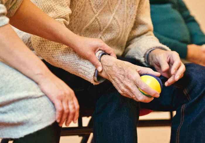 “Would I Be The Jerk For Financially Cutting Off My Daughter?” “Would I Be The Jerk For Financially Cutting Off My Daughter?”