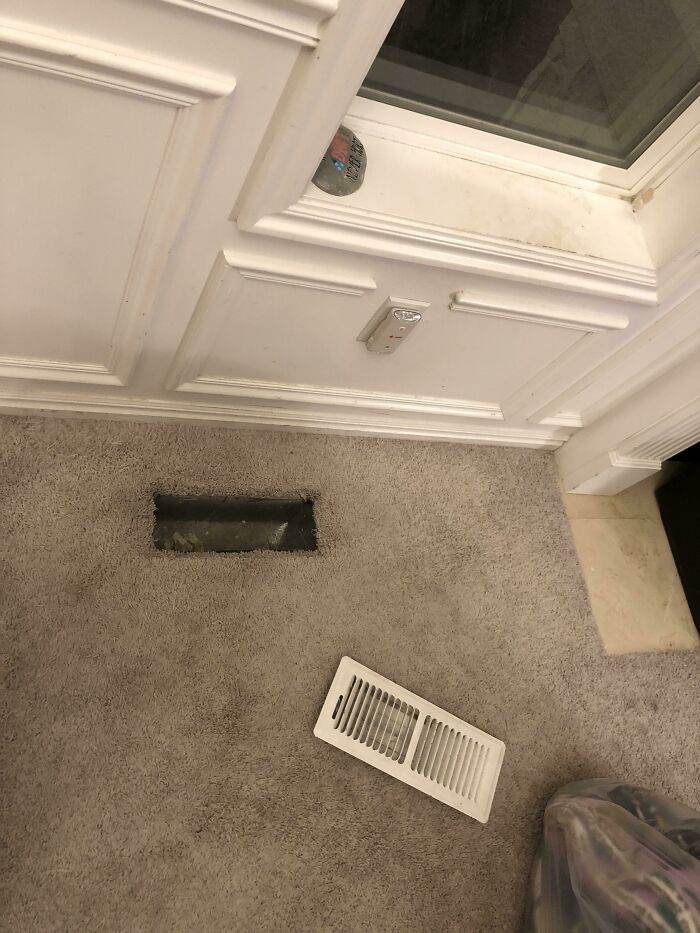 Got Home Late From Work To Find My Entryway Vent Like This