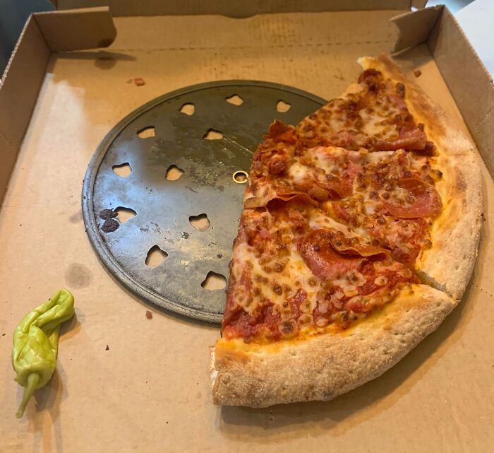 A Pizza Restaurant Left A Pizza Pan In My Delivery Order