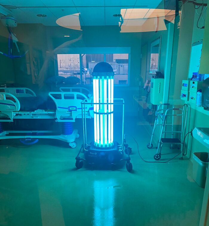 UV Lights Burning The Room I Just Cleaned In The Hospital I Am A Janitor At